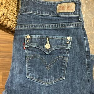💙Levi Women/juniors  526 slender boot “ like new